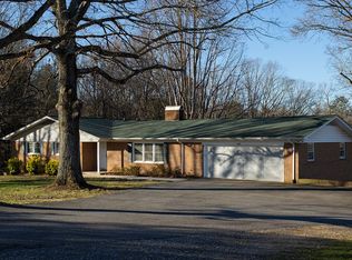 2619 Pinoak Dr, Hickory, NC 28602