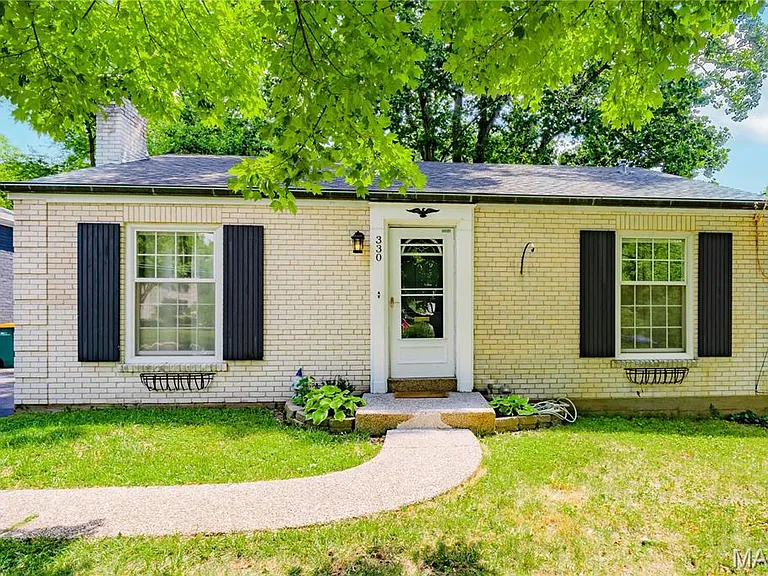 330 Calvert Ave — Photo 1