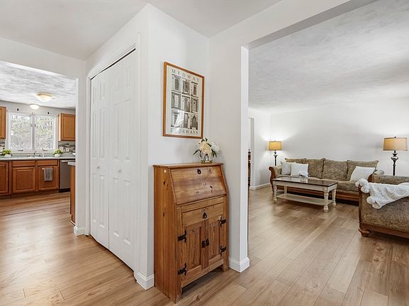 4th image of 8 Liberty Rd