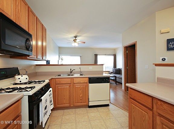 5th image of 290 Nicole Dr Unit D