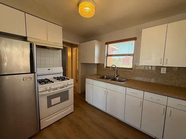 16459 Willow St — Photo 18