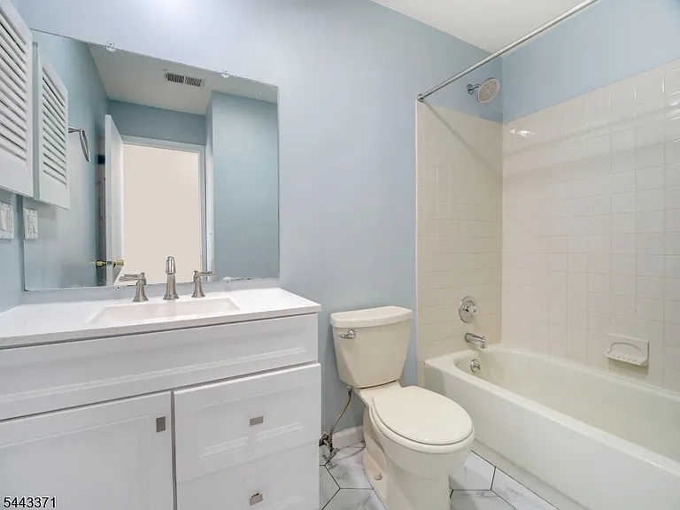 142 Harvest Ln — Photo 18