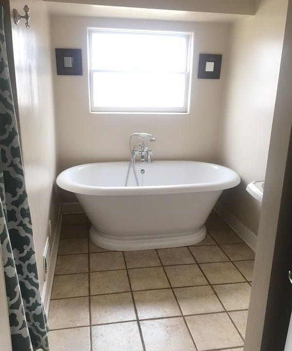1st image of 4426 Avenida Del Sol NE