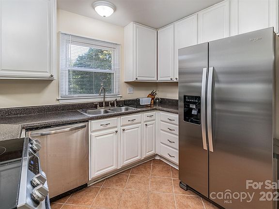 3rd image of 5111 Coronado Dr