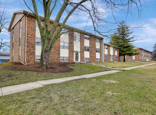 Holiday Park Apartments, Bloomington, IL 61701