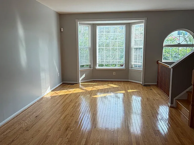 21779 Brondesbury Park Ter — Photo 7