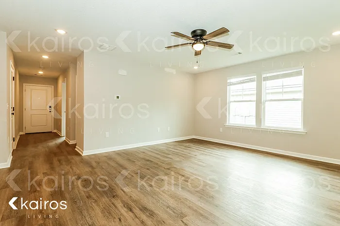 126 Cottage Grove Rd — Photo 3