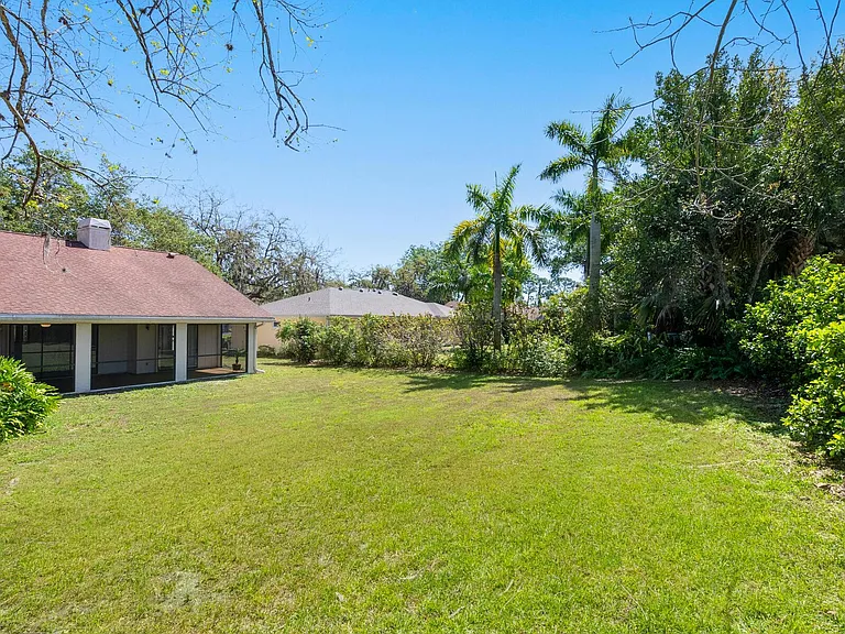 1756 Cottonwood Trl — Photo 32