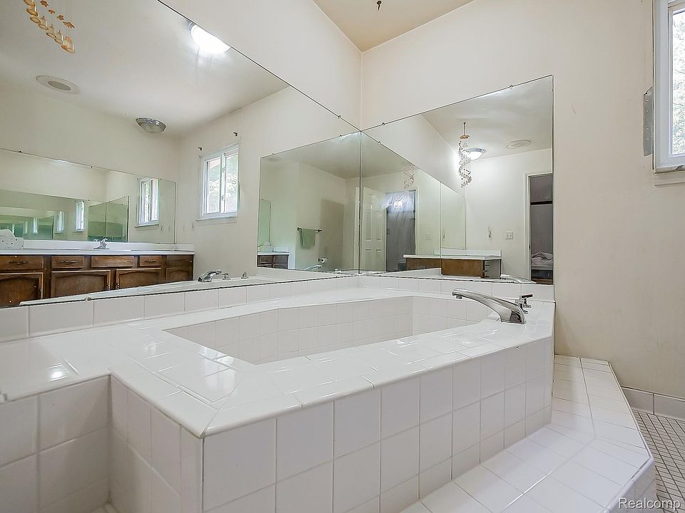 6052 Glen Eagles Dr, photo 17