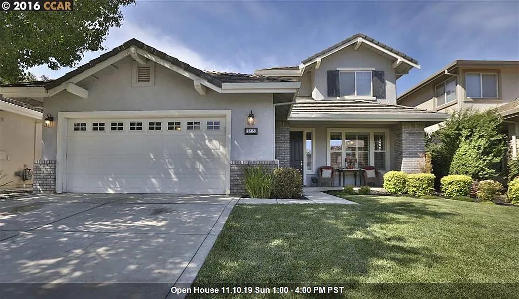 2215 Winchester Loop photo 1