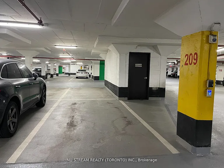 241 S Park Rd — Photo 22