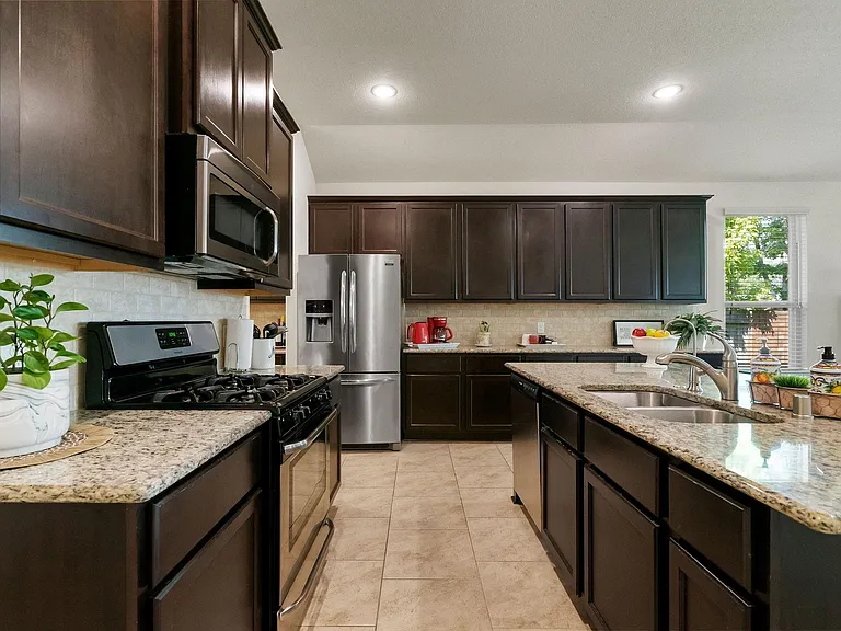 14011 Wolftrap Ln — Photo 9