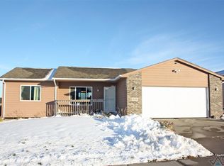 516 S Whitewood Ave, Sioux Falls, SD 57106