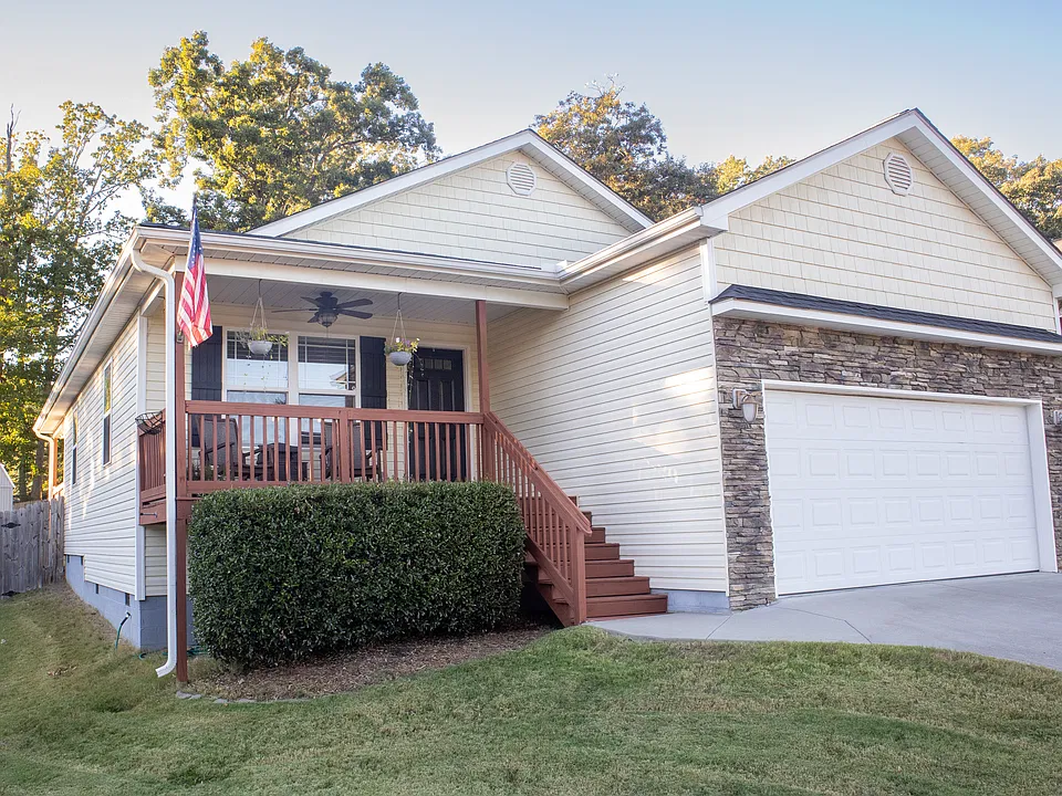 203 Paris View Dr