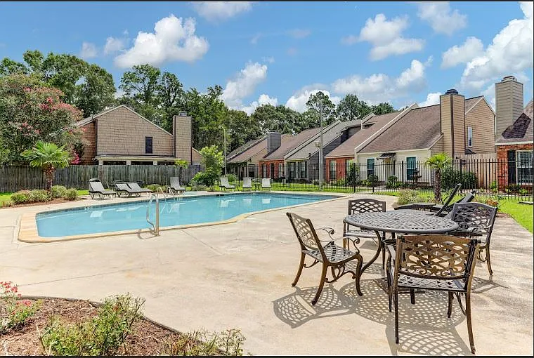 210 Long Plantation Blvd #D — Photo 3