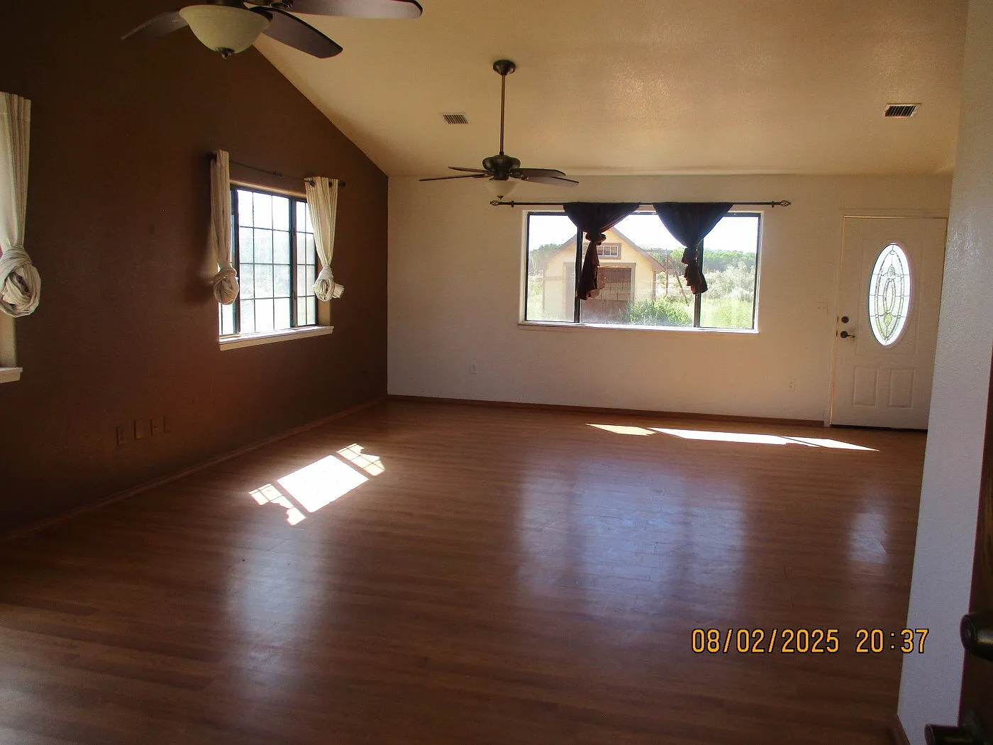 3 bed, 2.0 bath, 1568 sqft, $1,600 — Photo 1