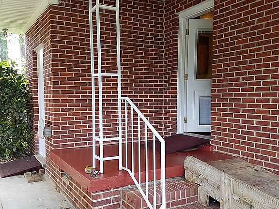 5th image of 504 Highland St