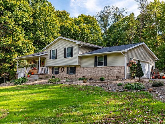 2nd image of 1303 Sweetbriar Dr