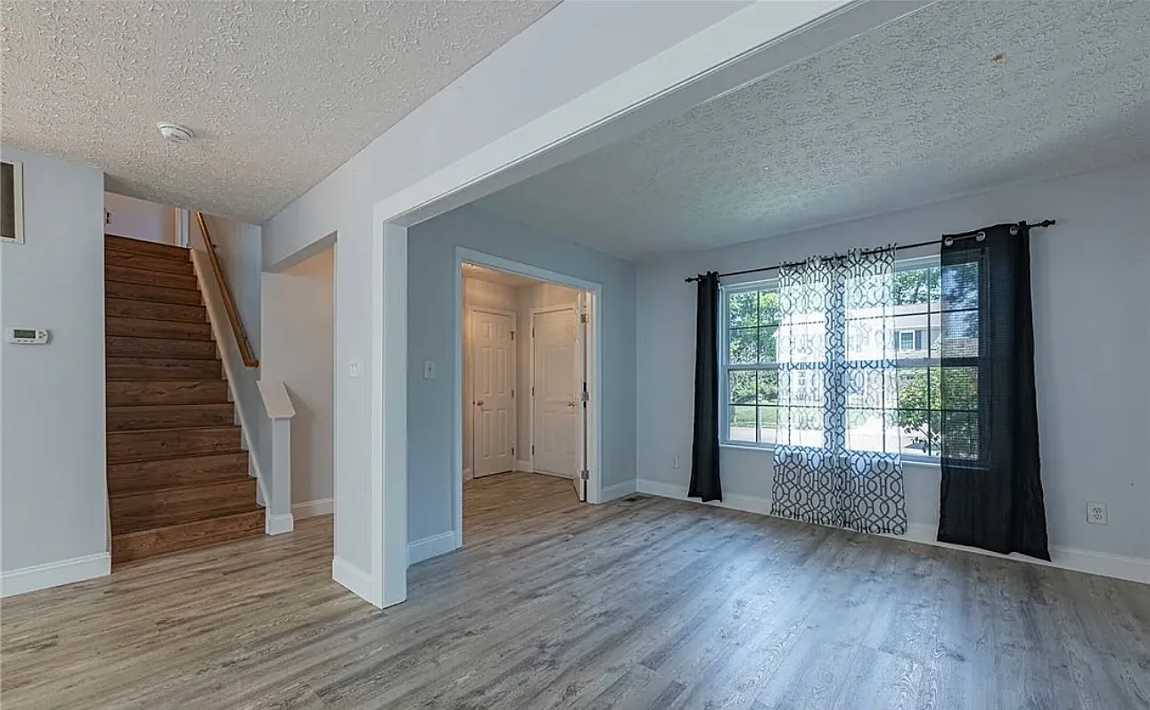 4 bed, 3.5 bath, 1876 sqft, $2,650 — Photo 4