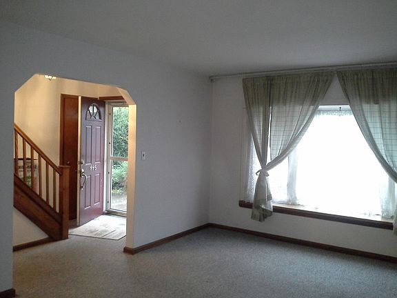 3rd image of 446 Jackson Ave