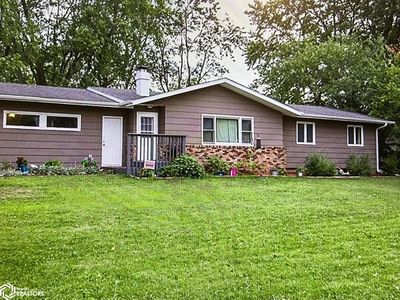 235 E 10th St, Pella, IA, 50219