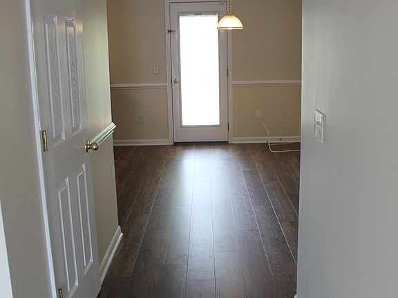 4th image of 3321 Debbie Ct