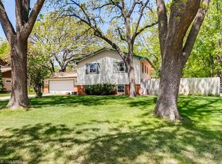 909 Pleasant Ave N, Champlin, MN 55316