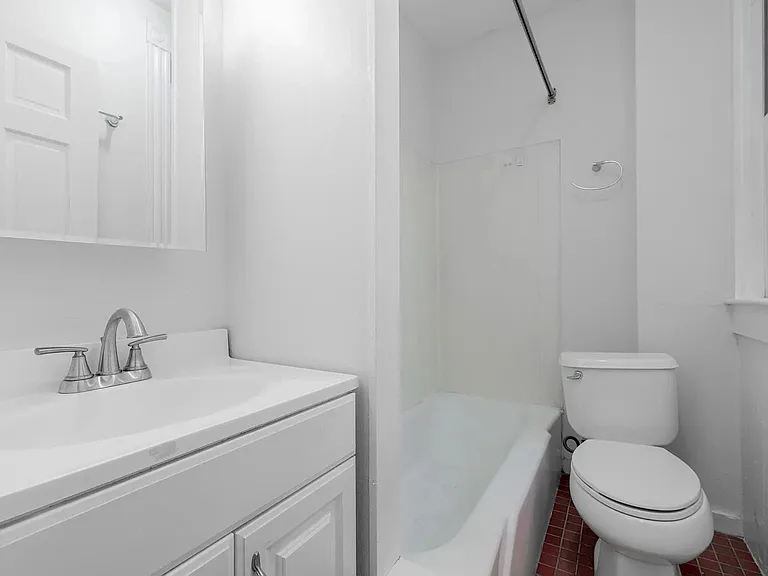 8 Westerly St #1 — Photo 6