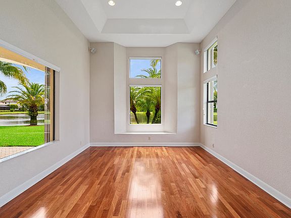 2nd image of 3599 Collonade Dr