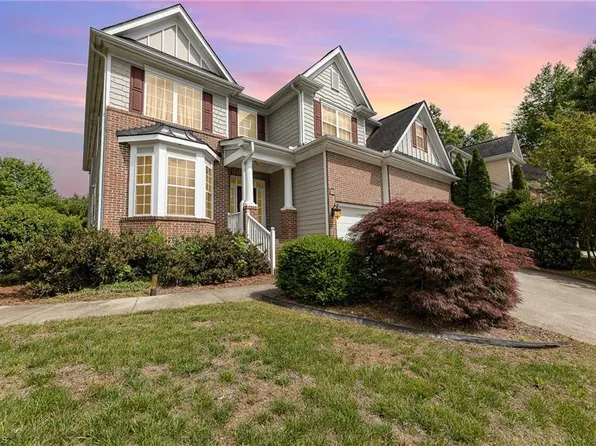 559 Sun Creek Dr, Winston Salem, NC 27104