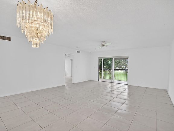 4th image of 250 S Hollybrook Terrace #208