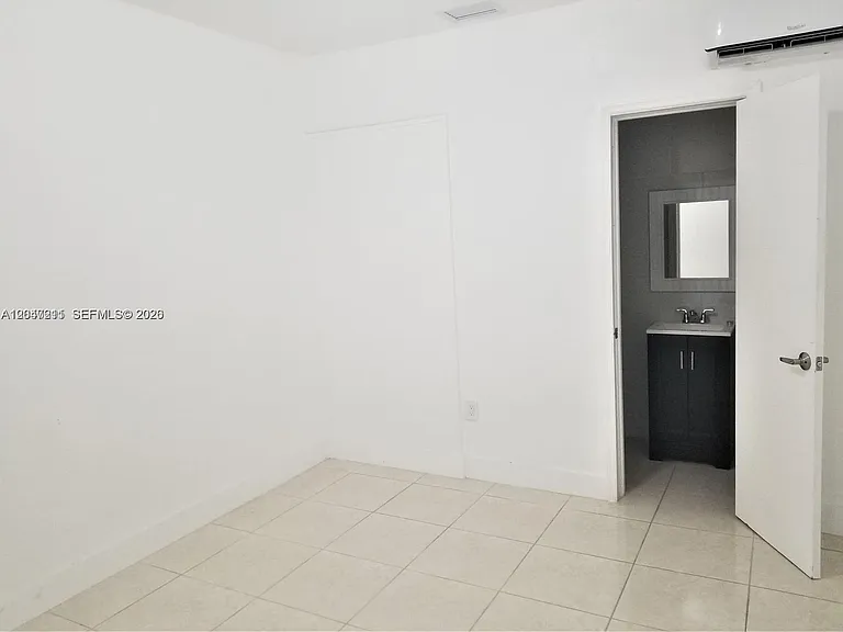 1829 NW 4th St #2 — Photo 4