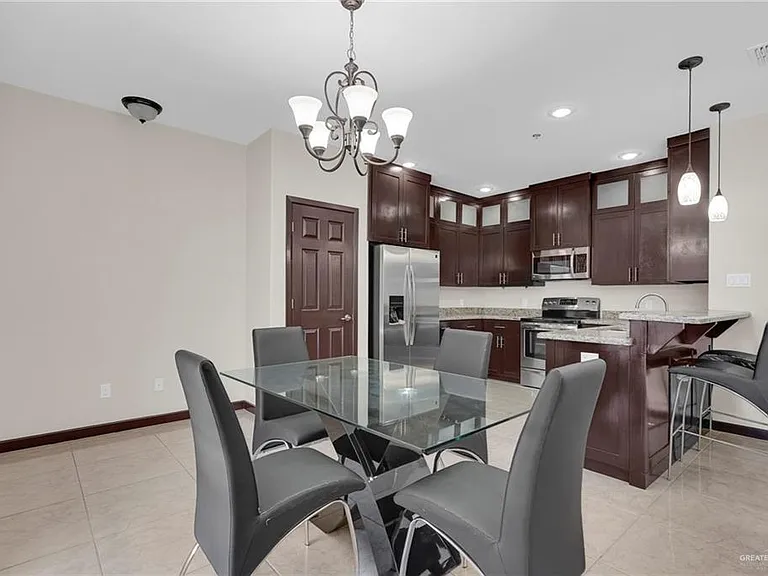 1200 Daffodil Ave #A — Photo 5