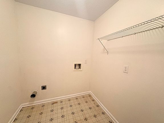 5th image of 1112 Ridge Dr