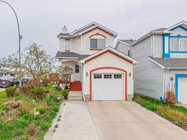18 S Coral Springs Cir NE, Calgary, AB T3J 3P4