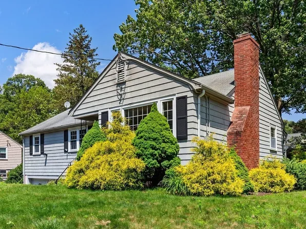 29 Gregory Rd, Wakefield, MA 01880