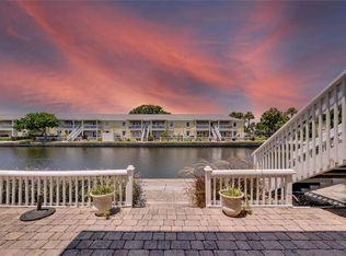 5005 Coquina Key Dr SE APT B, Saint Petersburg, FL 33705