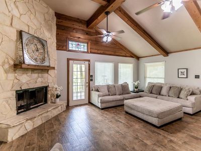 21 W Lakeside Dr, Huntsville, TX, 77320