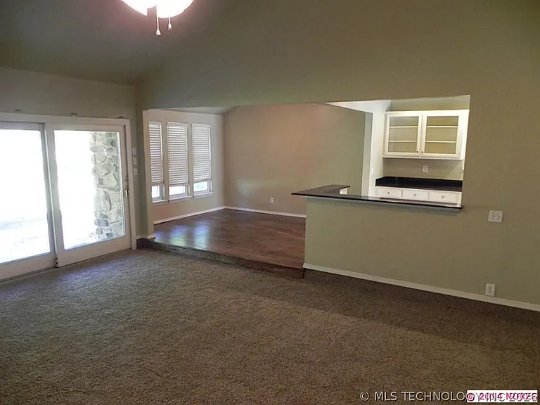 7834 S 72nd Ave E — Photo 5