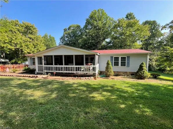 6308 West Ct, Pleasant Garden, NC 27313