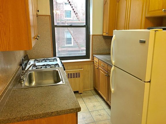 3rd image of 9324 Queens Blvd APT 7L
