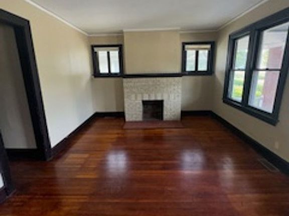 3rd image of 637 S Fares Ave