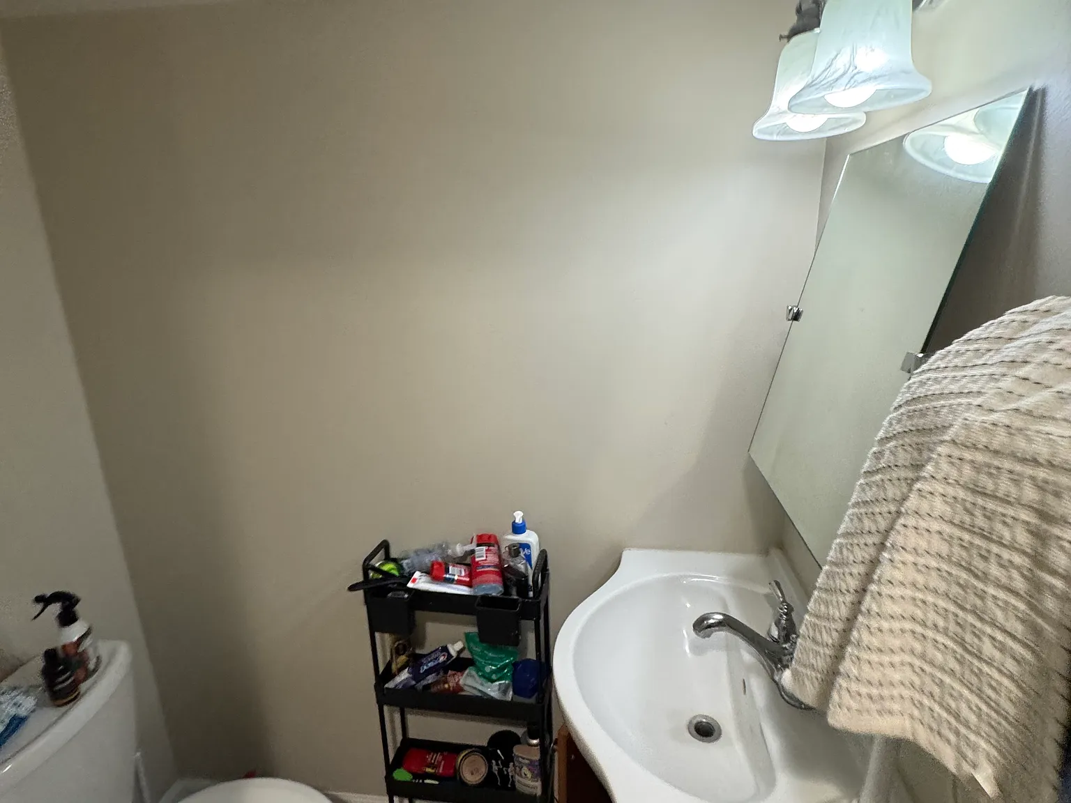 3 bed, 984 sqft, $1,400 — Photo 3