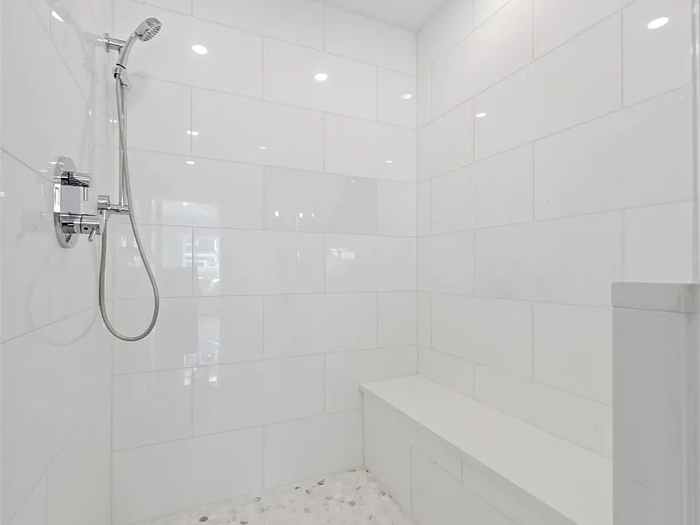 105 S Stratford Ave #MONTHLY LEASE JULY — Photo 47