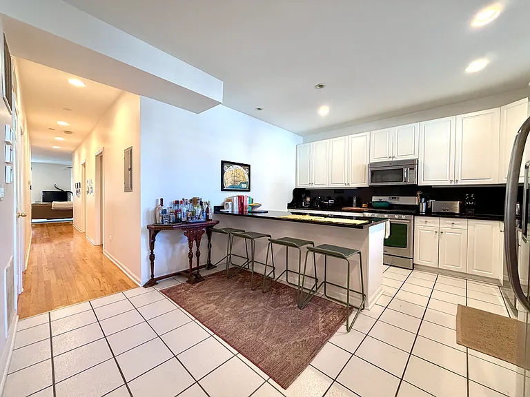2431 N Albany Ave #1 — Photo 10