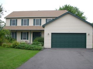 7 Spinnaker Ct, Grayslake, IL 60030