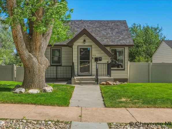 813 W 2nd Ave, Cheyenne, WY 82001