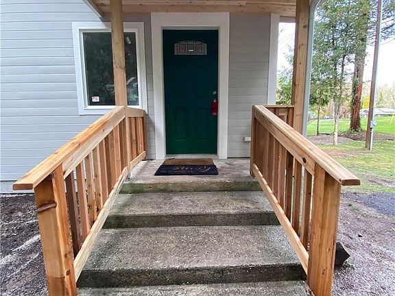 2nd image of 1335 Corbet Dr NW