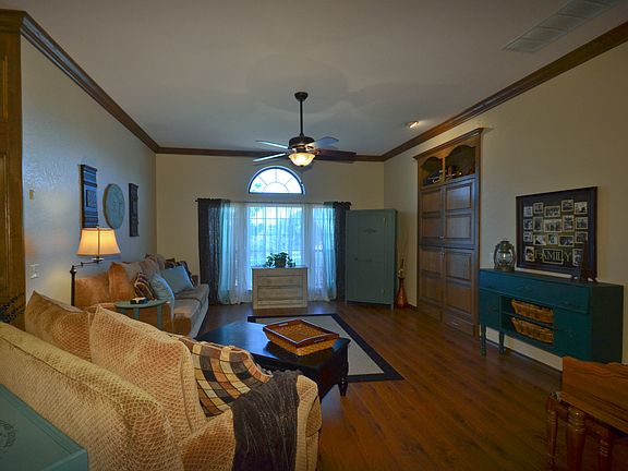 2nd image of 2620 NW 31st St