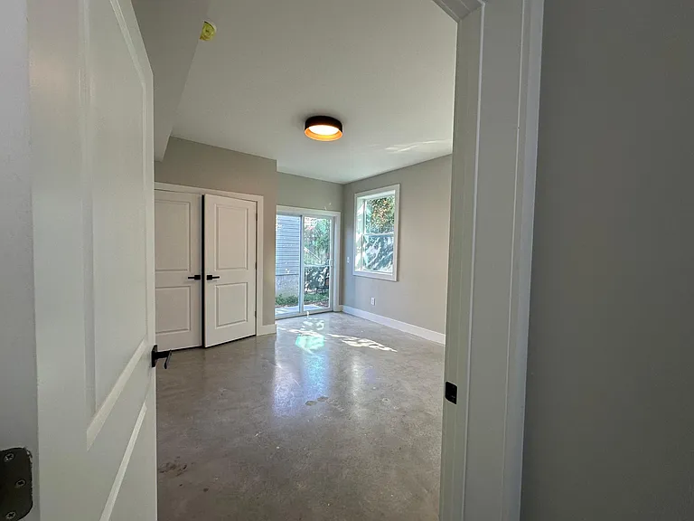 1223 S 2nd St — Photo 22